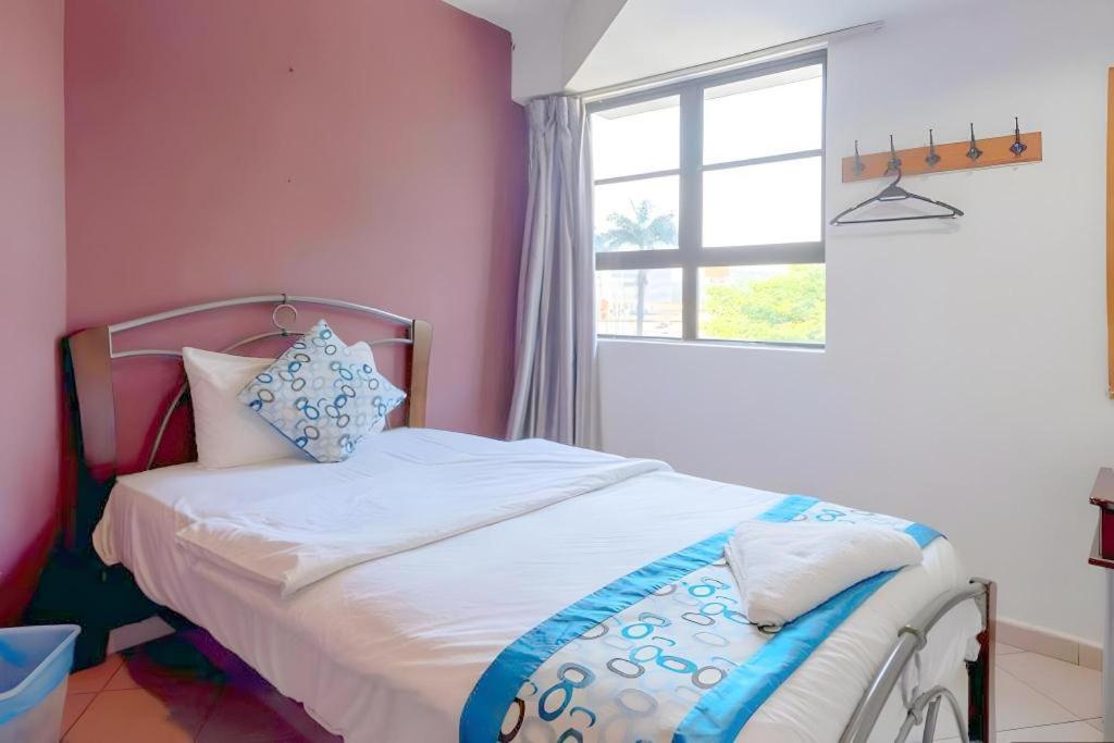 OYO 89874 Gs Golden Star Hotel