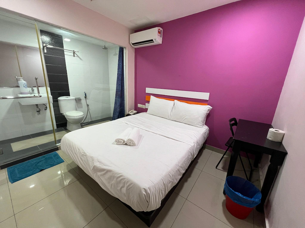 RED ORANGE HOTEL