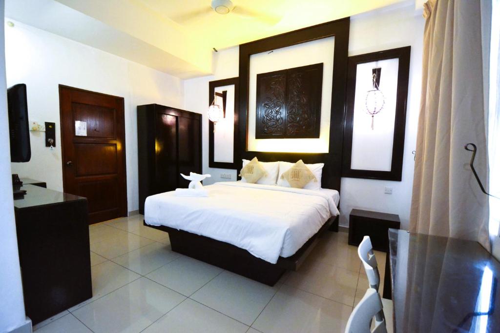 AZYA Hotel
