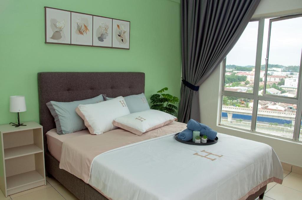 Five H Family Service Apartment