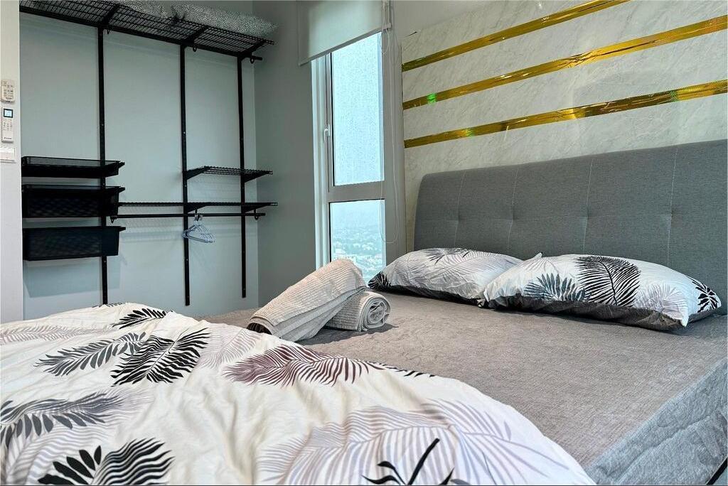 GolfView Residence Paradigm Mall 3 Bedroom Condo