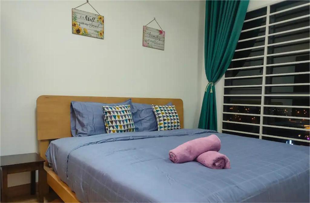 Infinity pool apartment with stunning sunset view - GM Remia Residence Ambang Botanic