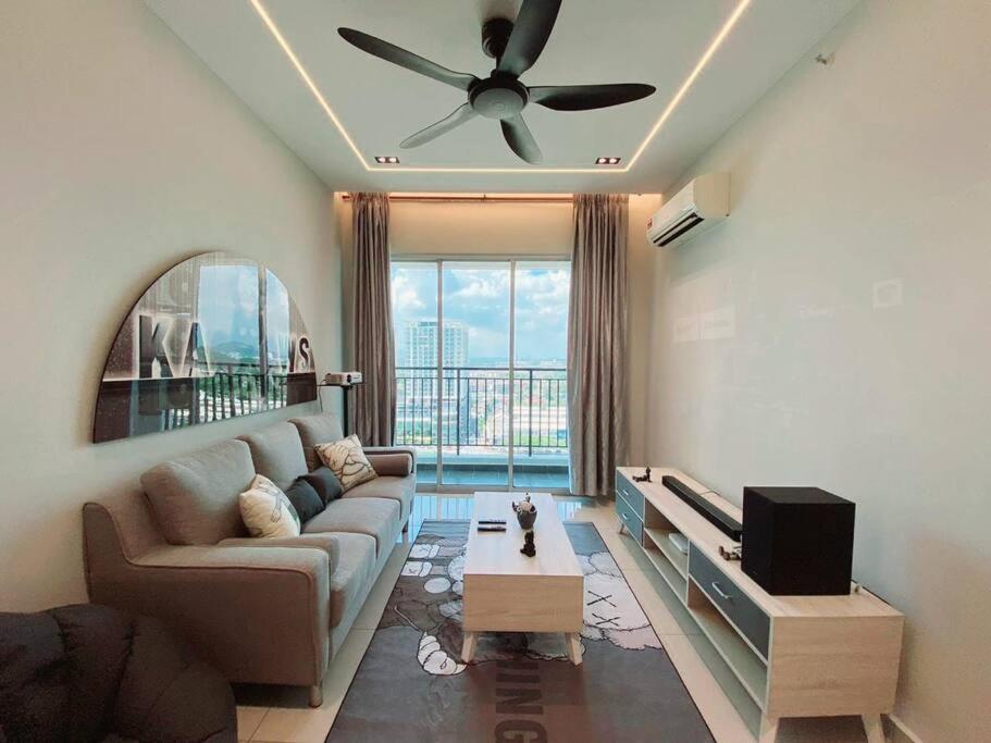 JOVIAL Modern Cozy Suite