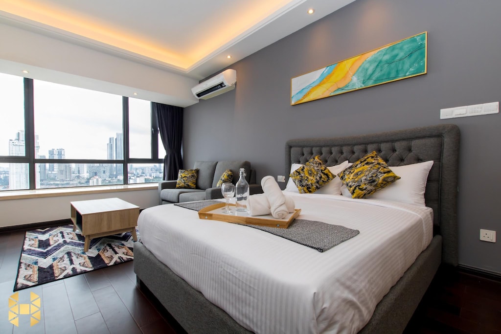 R&F Princess Cove CIQ Premium Sea View Suites by NEO