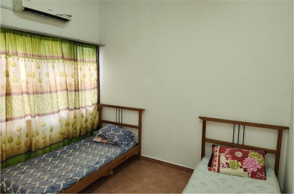 Reyza Homestay KKB