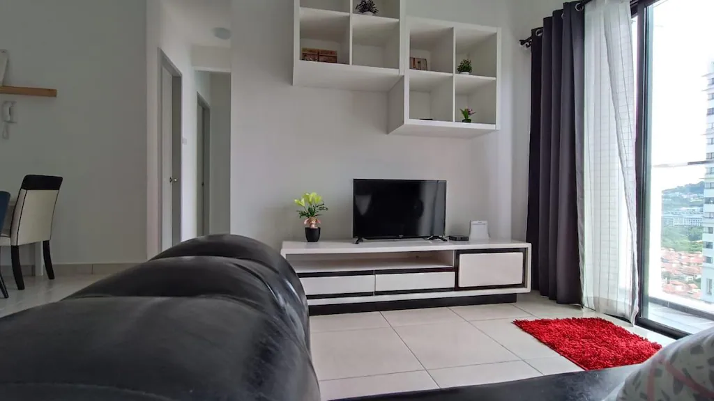 TRS- M Suite 5 @ Menjalara