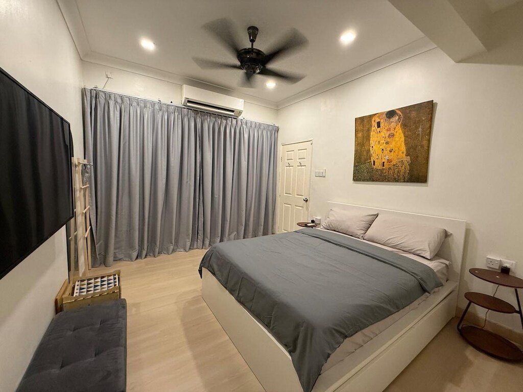 3BR Comfy Terrace House USJ Taipan with Pool Table