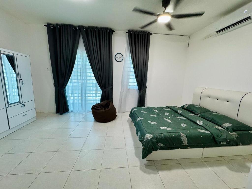 Zalins CozyHome 3BR - Double Storey Terrace