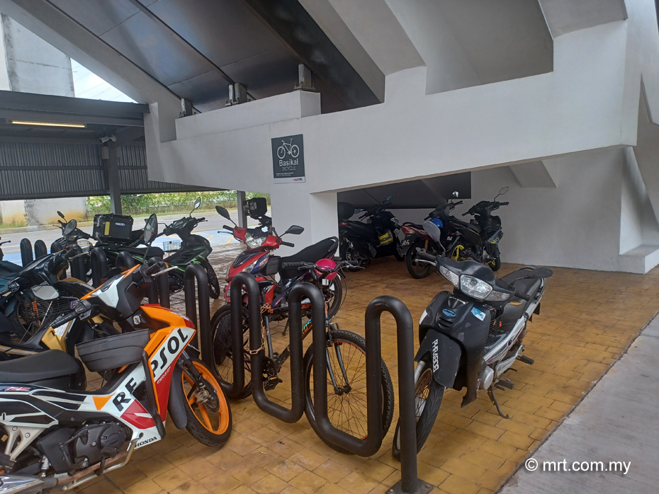 Bandar Bukit Tinggi LRT Station