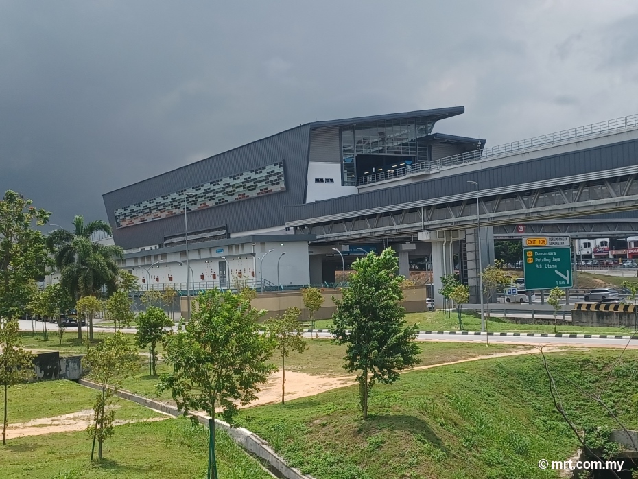 Damansara Idaman LRT Station