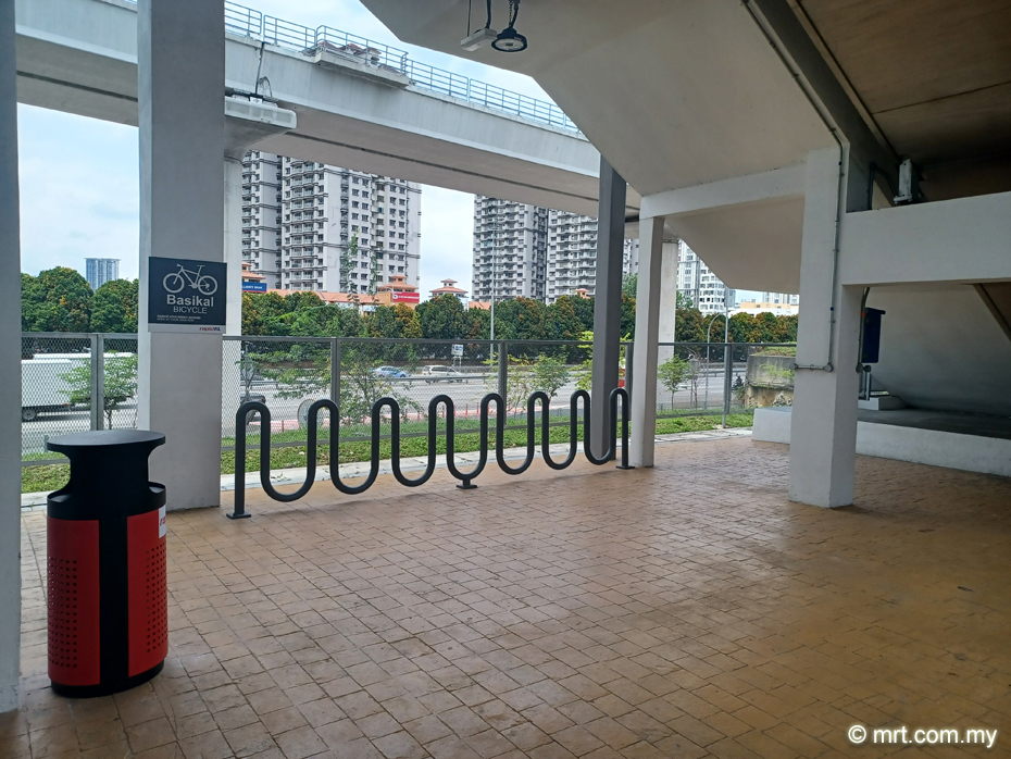 Damansara Idaman LRT Station