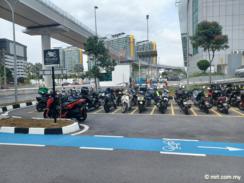 Dato' Menteri LRT Station