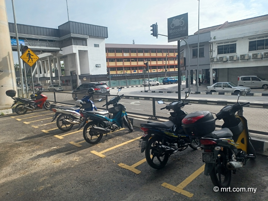 Jalan Meru LRT Station