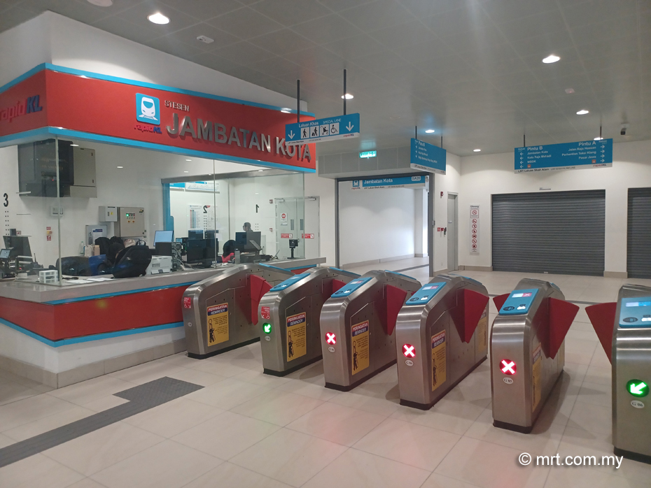 Jambatan Kota LRT Station