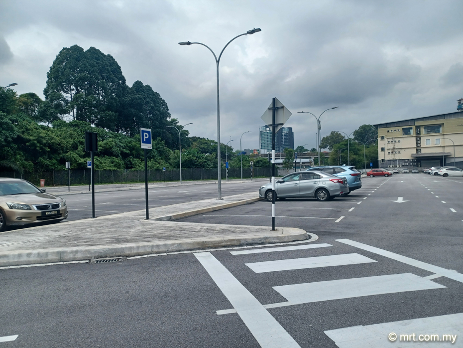 Kayu Ara LRT Station