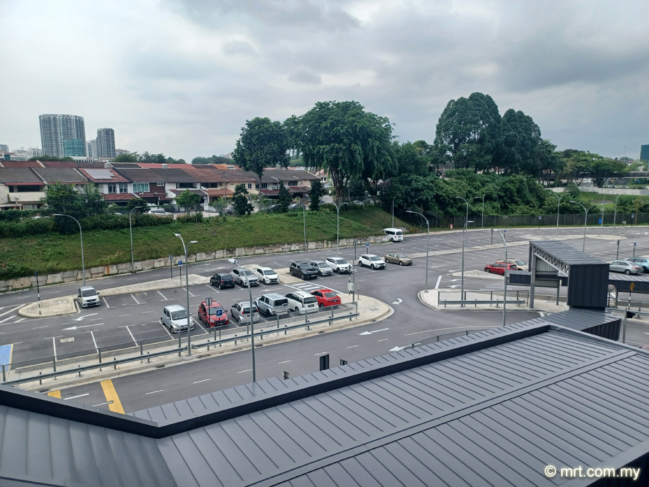 Kayu Ara LRT Station