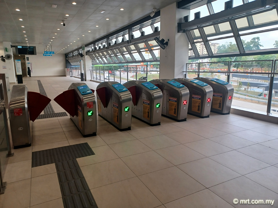 UiTM Shah Alam LRT Station