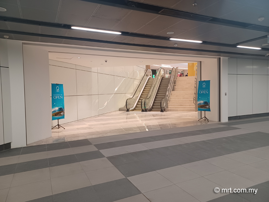 Persiaran KLCC MRT Station - Ombak KLCC Entrance